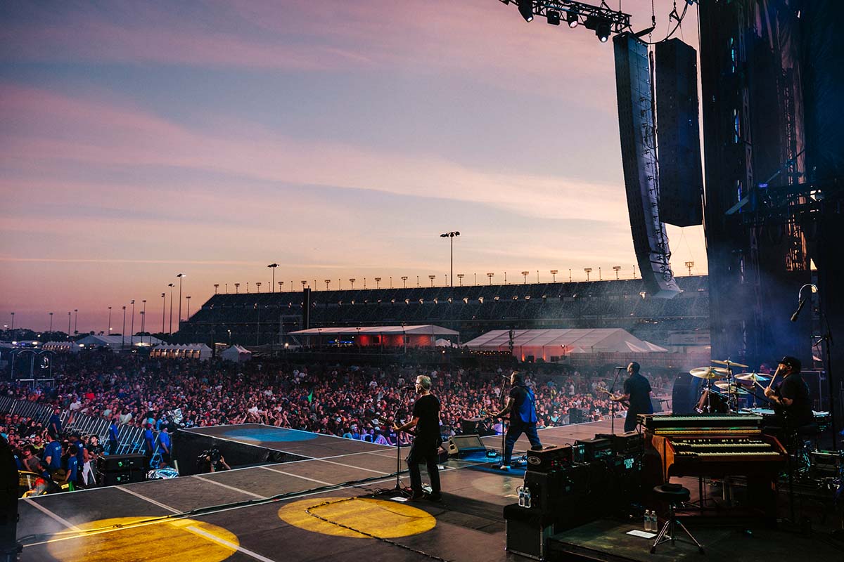 SocialDistortion_WTR25_Day2_@stvthrasher_6